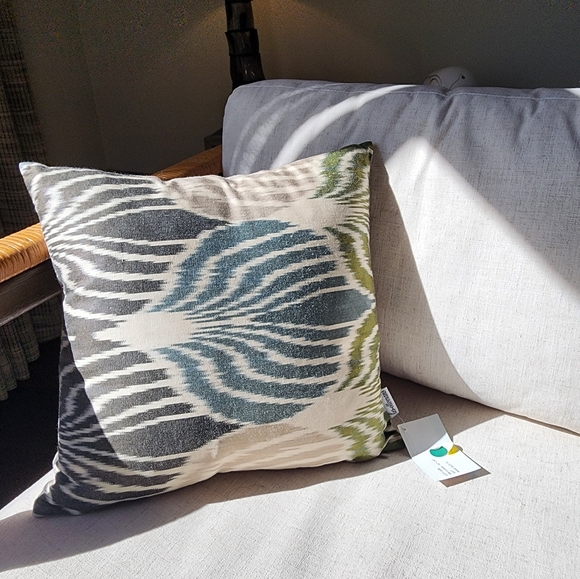 NWT Silk Ikat Decor Accent Throw Pillow 16" sq - Picture 2 of 5